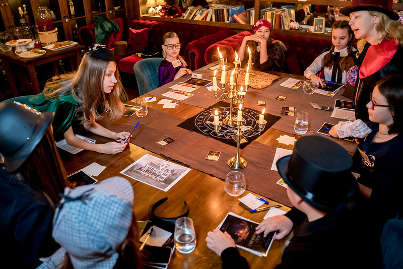 Как отметить 8 Марта в школе: праздничное украшение класса в Харкові