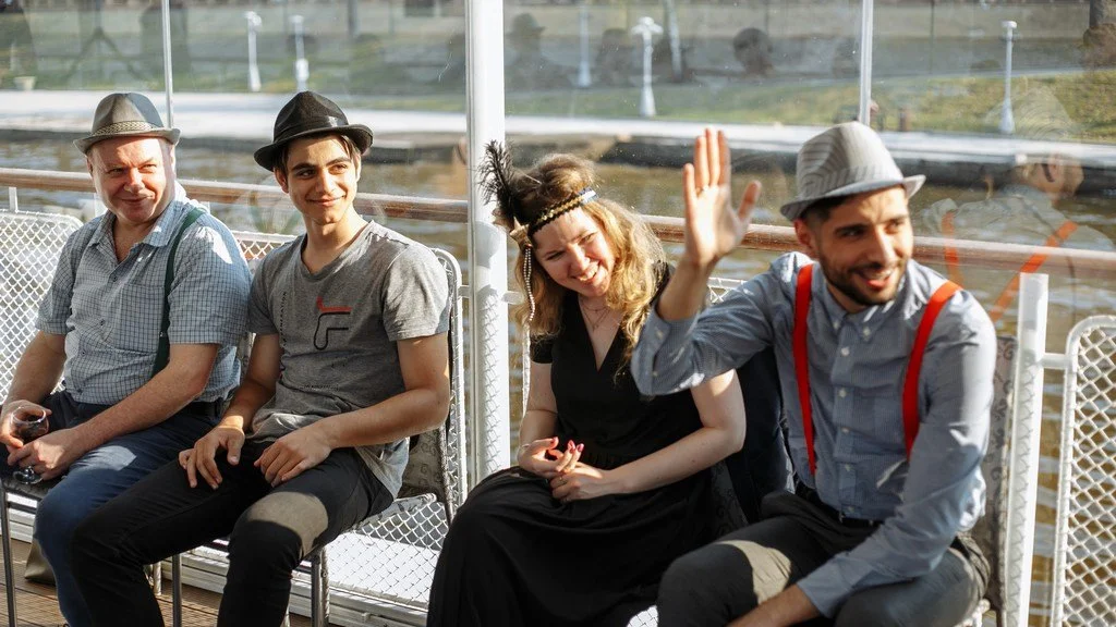 Незвичне місце «Теплохід»